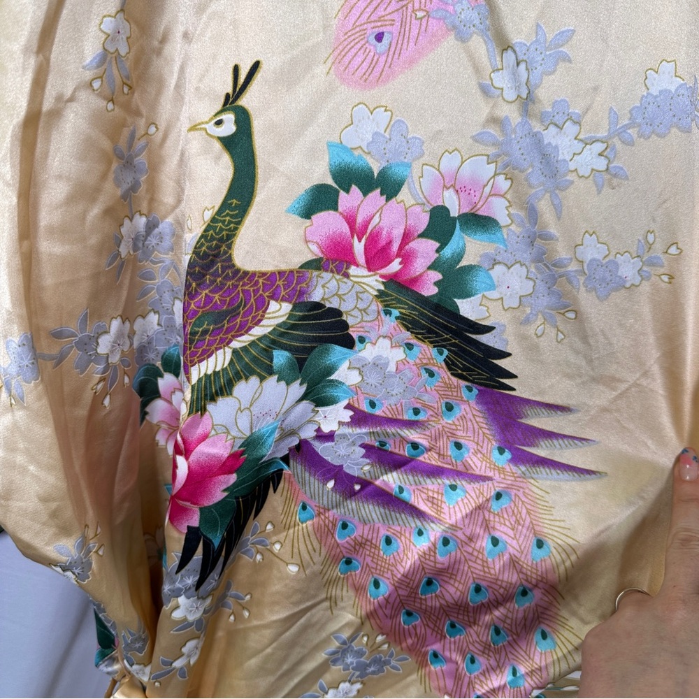 Oriental Village Kimono Robe Satin Look Peacock Floral Champagne OS NWT - Picture 8 of 13